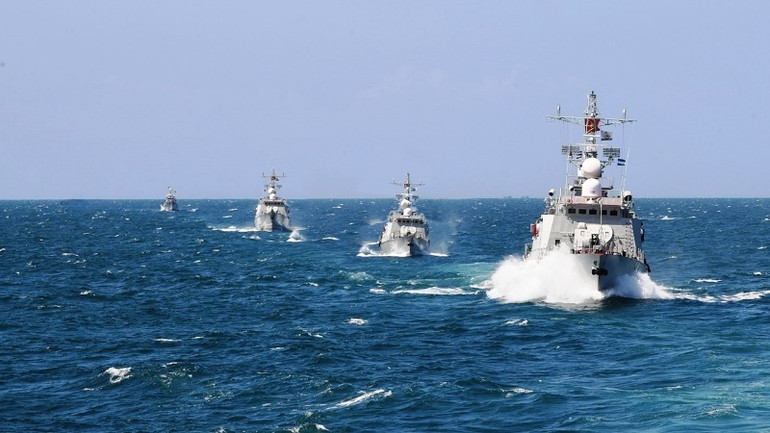 Đội hình tàu chiến đấu của Vùng 5 Hải quân.