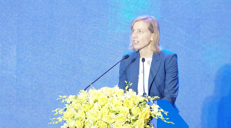 Bà Susan M.Burns, Tổng Lãnh sự Hoa Kỳ tại Thành phố Hồ Chí Minh: Đà Nẵng có nhiều tiềm năng, lợi thế để phát triển ngành vi mạch bán dẫn.