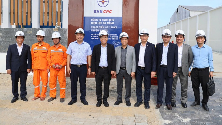 Kiểm tra thực tế công tác an toàn điện tại Trạm biến áp 110kV Thuận Phước, quận Hải Châu.