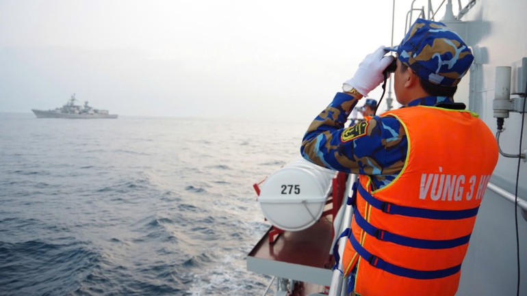 Nhóm tàu Hải quân tổ chức tuần tiễu bảo vệ chủ quyền biển đảo.