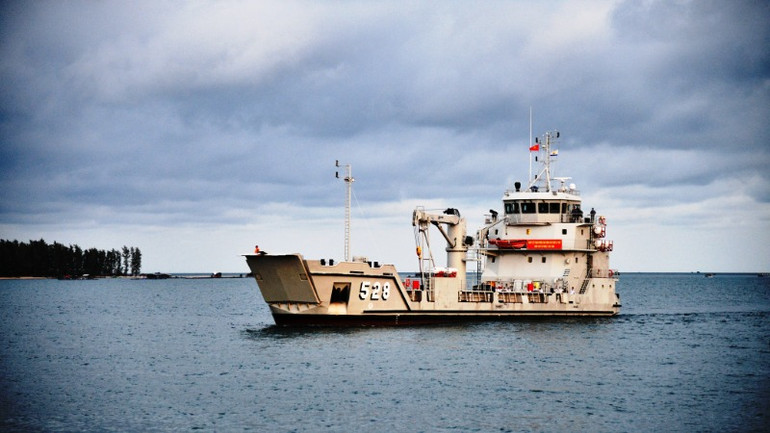 Tàu 528, Hải đội 512 làm nhiệm vụ trên biển.