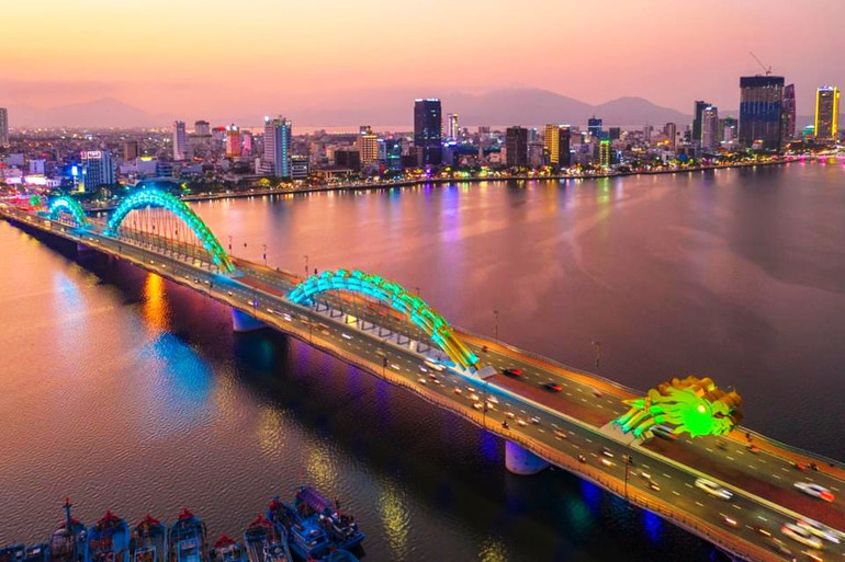 Đà Nẵng tập trung phát triển các ngành kinh tế mũi nhọn như: dịch vụ du lịch chất lượng cao, logistics, công nghiệp công nghệ cao, công nghiệp công nghệ thông tin... để phục hồi đà tăng trưởng kinh tế.