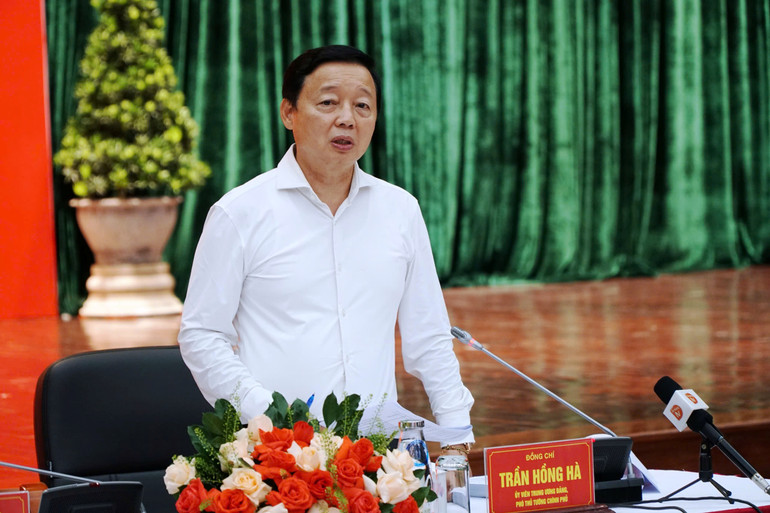 Phó Thủ tướng Trần Hồng Hà: Cần phát huy hơn nữa các tiềm năng, lợi thế, khác biệt của từng địa phương cũng như lợi thế chung của vùng Bắc Trung Bộ và Duyên hải miền trung.