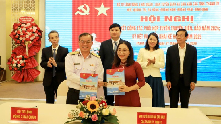 Vùng 3 Hải quân ký kết hợp tác tuyên truyền với các tỉnh duyên hải miền trung.