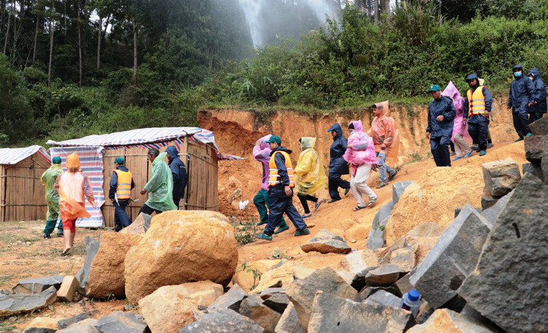 Tập huấn, diễn tập di dời dân khỏi vùng động đất do Quỹ Cộng đồng phòng tránh thiên tai tổ chức tại tỉnh Kon Tum.