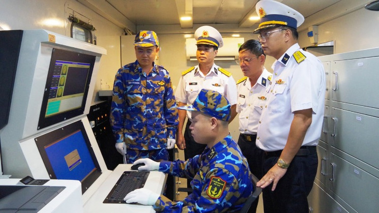 Làm chủ công nghệ thông tin để làm chủ thiết bị, vũ khí hiện đại.