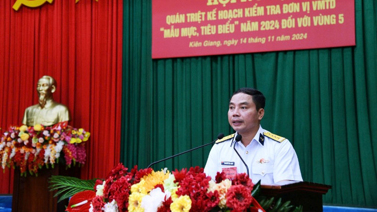 Đại tá Nguyễn Văn Bách, Phó Tư lệnh, Tham mưu trưởng Quân chủng Hải quân: Duy trì nghiêm lực lượng, phương tiện trực sẵn sàng chiến đấu, tuần tra, quản lý, bảo vệ chủ quyền biển, đảo.