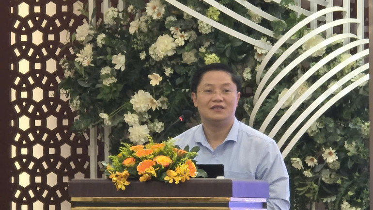 Đồng chí Nguyễn Văn Tuấn, Phó Cục trưởng Cục Phòng, chống tham nhũng, tiêu cực-Thanh tra Chính phủ báo cáo chuyên đề.