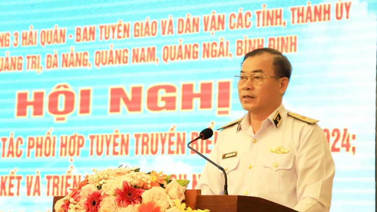 Chuẩn Đô đốc Nguyễn Đăng Tiến, Chính ủy Vùng 3 Hải quân phát biểu kết luận Hội nghị