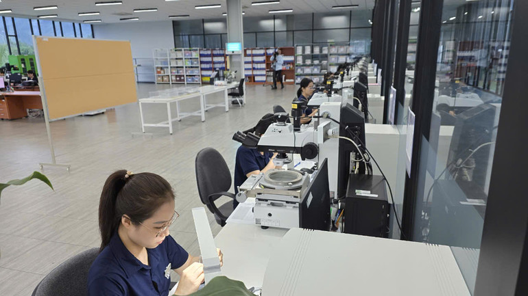 Dây chuyền sản xuất hiện đại, an toàn của Công ty TNHH ICT Vina Đà Nẵng.