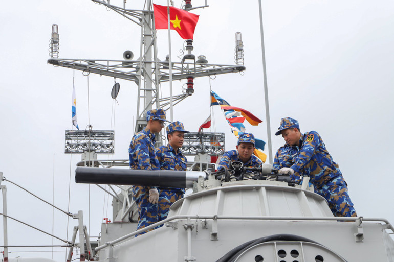 Tăng cường công tác huấn luyện, sẵn sàng chiến đấu cao trong mọi tình huống. Tăng cường công tác huấn luyện, sẵn sàng chiến đấu cao trong mọi tình huống.