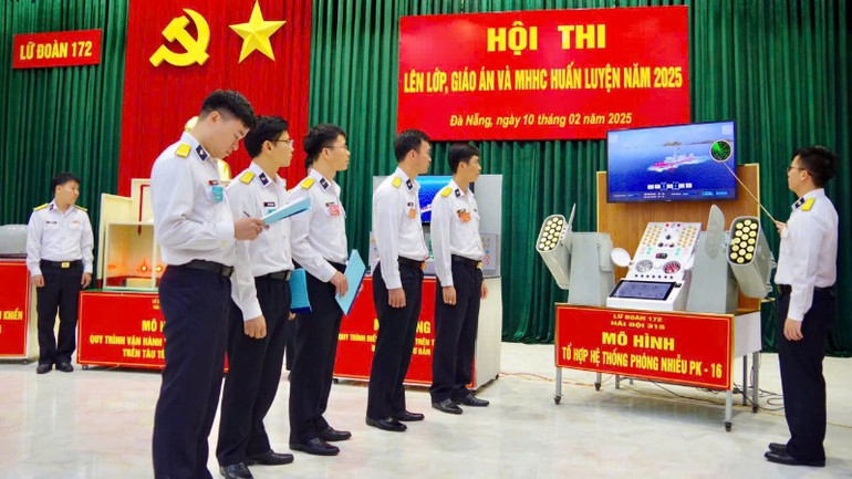 Thuyết trình mô hình Tổ hợp phòng nhiễu trên tàu chiến đấu.