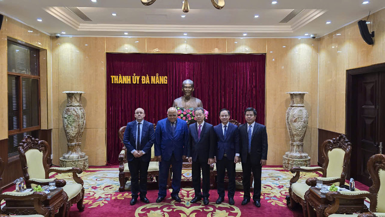 Mối quan hệ hữu nghị truyền thống Việt Nam-Cuba ngày càng bền chặt, sâu sắc và nồng ấm Mối quan hệ hữu nghị truyền thống Việt Nam-Cuba ngày càng bền chặt, sâu sắc và nồng ấm