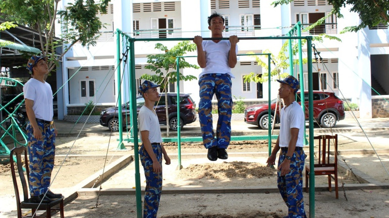 Kiểm tra thể lực của quân nhân khối tàu chiến đấu của Lữ đoàn 171.