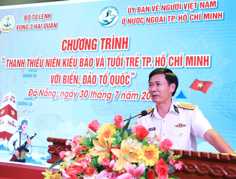 Đại tá Phạm Đình Thành, Chính ủy Vùng 3: Các hoạt động tại Vùng 3 góp phần giúp thế hệ trẻ kiều bào ở nước ngoài nâng cao kiến thức về lịch sử, văn hóa dân tộc, tình yêu quê hương đất nước, biển, đảo Việt Nam. Đại tá Phạm Đình Thành, Chính ủy Vùng 3: Các hoạt động tại Vùng 3 góp phần giúp thế hệ trẻ kiều bào ở nước ngoài nâng cao kiến thức về lịch sử, văn hóa dân tộc, tình yêu quê hương đất nước, biển, đảo Việt Nam.