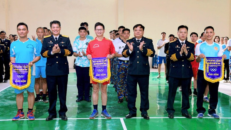 Giải thể thao chào mừng kỷ niệm 80 năm Ngày thành lập Quân đội của Bộ Tư lệnh Vùng 1 Hải quân.
