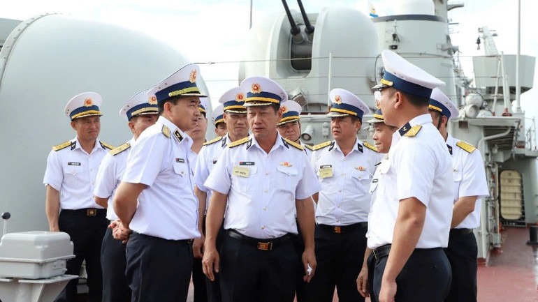 Kiểm tra chế độ trực sẵn sàng chiến đấu tại Lữ đoàn 161.