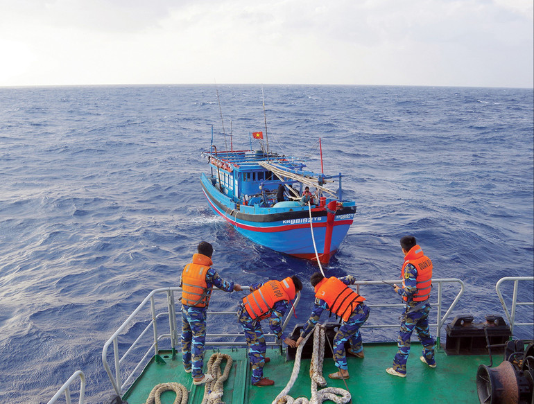 Làm tốt công tác cứu hộ, cứu nạn trên biển.