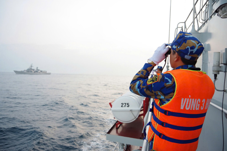 Vùng 3 Hải quân làm nhiệm vụ tuần tiễu bảo vệ chủ quyền biển đảo.