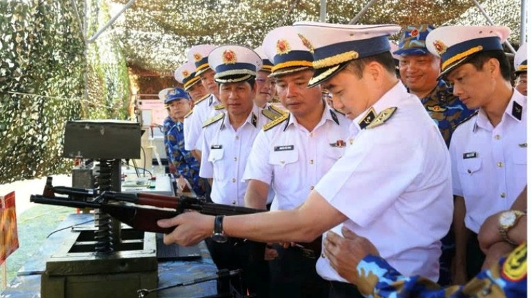 Phong trào "giữ tốt, dùng bền" được thực hiện nghiêm trong toàn lực lượng Hải quân. Phong trào "giữ tốt, dùng bền" được thực hiện nghiêm trong toàn lực lượng Hải quân.