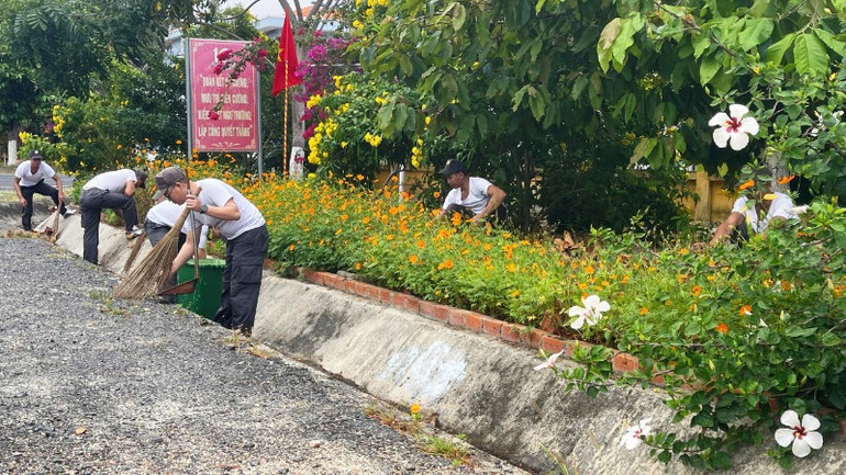 Dọn vệ sinh môi trường sạch đẹp. Dọn vệ sinh môi trường sạch đẹp.