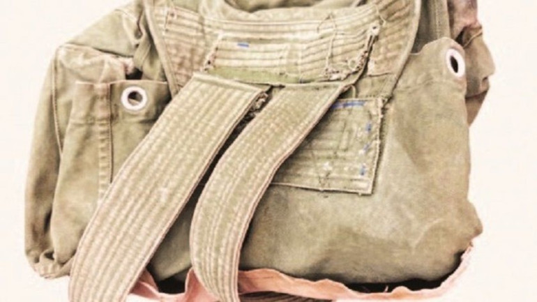 5-Chiếc ba-lô của các chiến sĩ thuộc Đại đội xe tăng Trung đoàn 273, Quân đoàn 3 trong Chiến dịch Tây Nguyên tháng 3/1975.