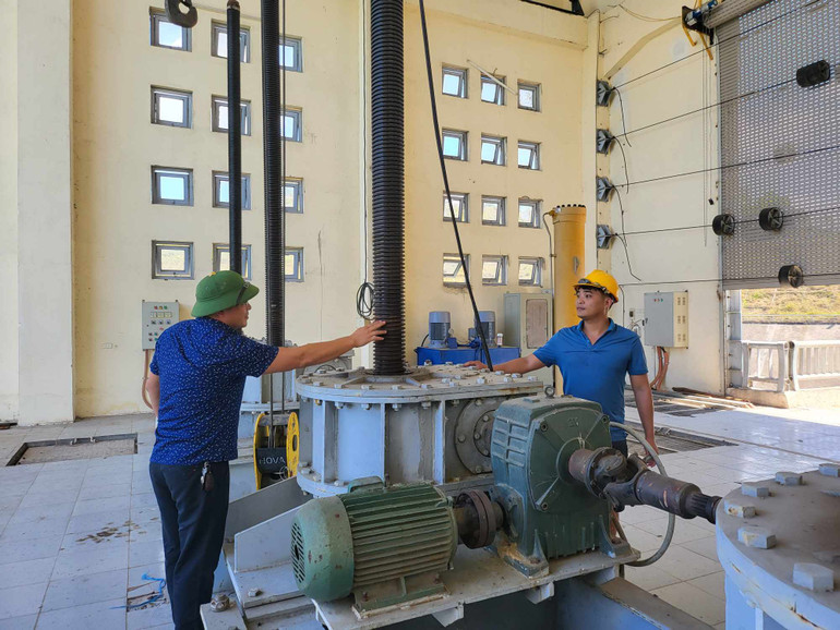 Nhiệm vụ quản lý vận hành hồ thủy lợi Ngàn Trươi đang được Ban quản lý Đầu tư và Xây dựng Thủy lợi 4 kiêm nhiệm. Nhiệm vụ quản lý vận hành hồ thủy lợi Ngàn Trươi đang được Ban quản lý Đầu tư và Xây dựng Thủy lợi 4 kiêm nhiệm.