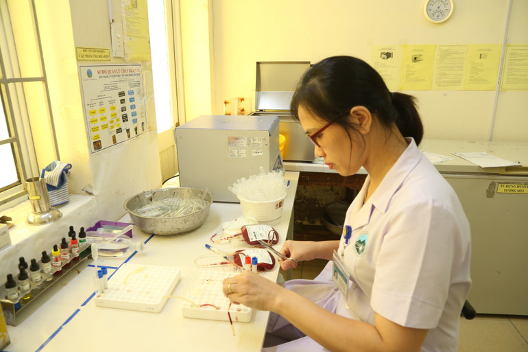 Nhiều xét nghiệm không thể thực hiện được do thiếu hóa chất, sinh phẩm.