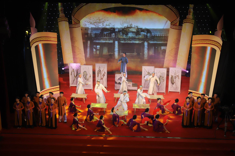 Chương trình văn nghệ với nhiều ca khúc đặc sắc: Rạng ngời đất học Trường Lưu”, “Hà Tĩnh quê mình”, “Phường Vải đêm trăng”, “Cùng em về Hà Tĩnh”, “Quê tôi ngày mới”. Chương trình văn nghệ với nhiều ca khúc đặc sắc: Rạng ngời đất học Trường Lưu”, “Hà Tĩnh quê mình”, “Phường Vải đêm trăng”, “Cùng em về Hà Tĩnh”, “Quê tôi ngày mới”.