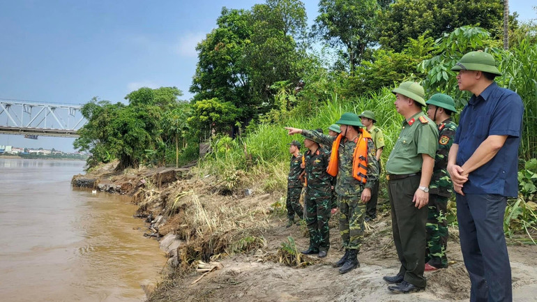 Công tác tìm kiếm các nạn nhân được sự chỉ đạo quyết liệt của lãnh đạo Bộ Chỉ huy Quân sự tỉnh và Công an tỉnh Phú Thọ.