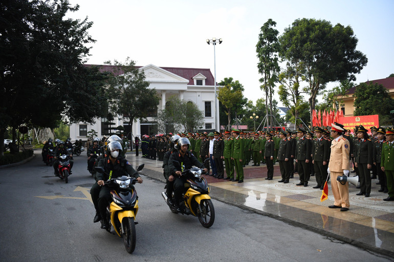 Các lực lượng nghiệp vụ ra quân quyết tâm bảo đảm an ninh trật tự dịp Tết Nguyên đán.