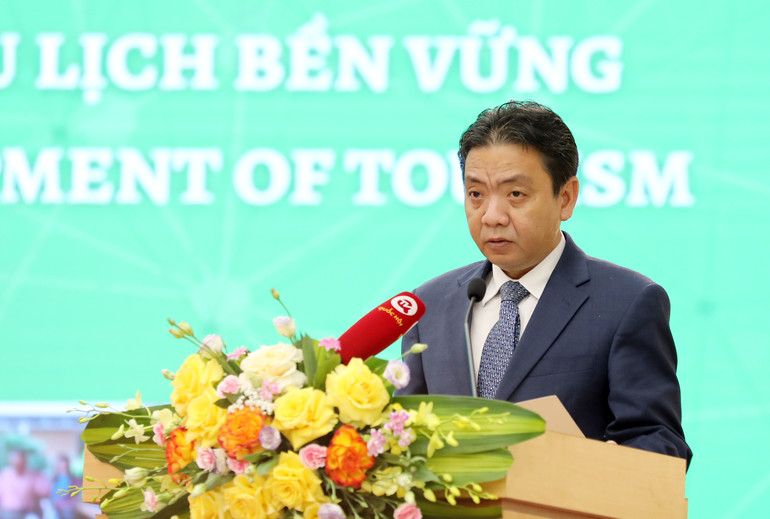 Thứ trưởng Văn hóa, Thể thao và Du lịch phát biểu tại hội thảo.