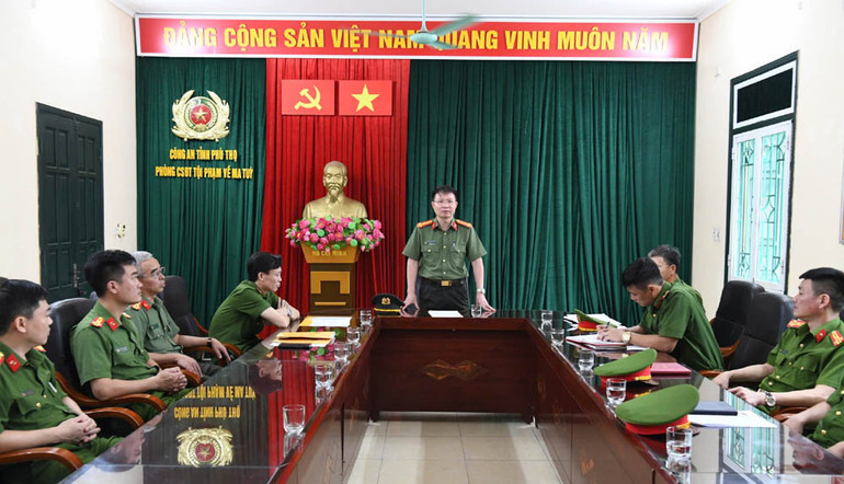 Giám đốc Công an tỉnh Phú Thọ Nguyễn Minh Tuấn trực tiếp chỉ đạo cán bộ, chiến sĩ Phòng Cảnh sát điều tra tội phạm về ma túy phá chuyên án ma túy này.