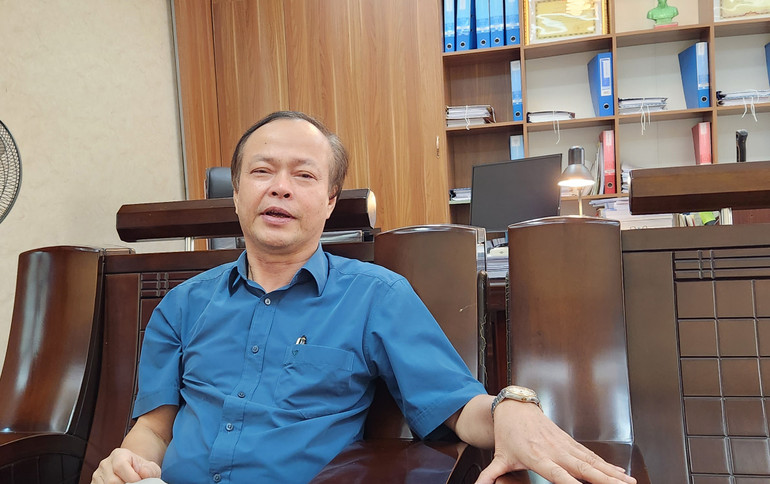 Phó Giám đốc Sở Nông nghiệp và Phát triển nông thôn tỉnh Phú Thọ Trần Tú Anh trao đổi về quá trình xây dựng sản phẩm OCOP của tỉnh.