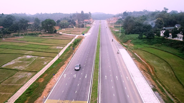 Tuyến đường kết nối trung tâm huyện Thanh Ba với cao tốc Nội Bài-Lào Cai mở ra hướng phát triển mới cho huyện.