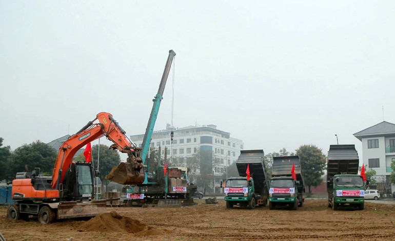 Ngay sau lễ khởi công, chủ đầu tư đã tập trung thi công để bảo đảm tiến độ.