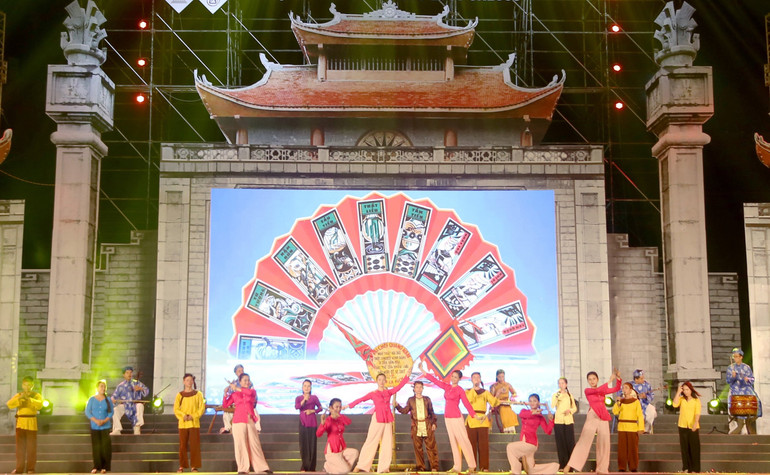 Nghệ thuật hát Bài Chòi được các nghệ nhân, nghệ sĩ tỉnh Quảng Nam trình diễn thu hút sự quan tâm của khán giả.