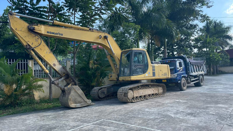 Phương tiện máy móc của ông Tuyên bị thu giữ do khai thác khoáng sản trái phép.