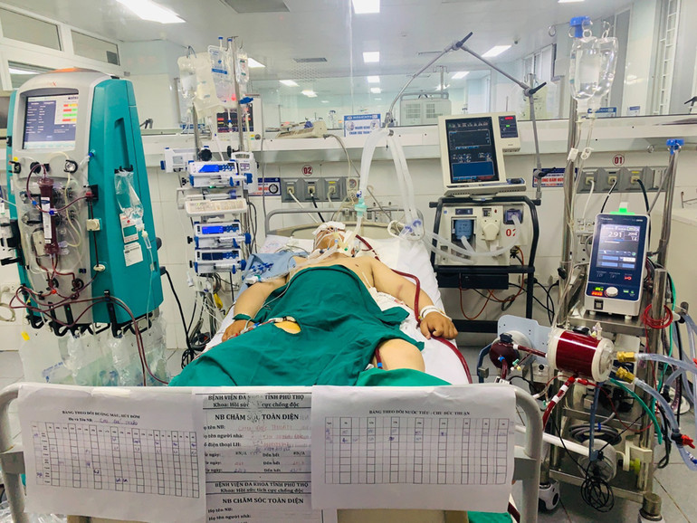 Nhiều kỹ thuật cao đã được triển khai áp dụng trong công tác khám chữa bệnh (ECMO, lọc máu liên tục...) tại Bệnh viện đa khoa tỉnh Phú Thọ.