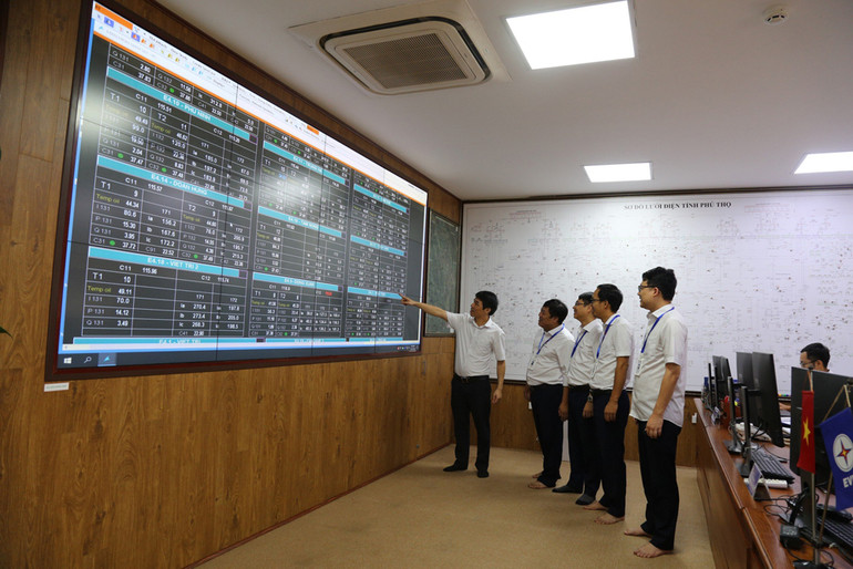 Công ty điện lực Phú Thọ đưa Trung tâm điều khiển xa vào hoạt động giúp cho công tác quản lý, vận hành ngành điện đạt hiệu quả, chính xác.