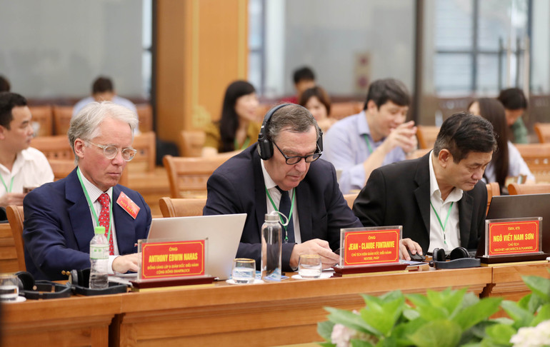 Hội thảo có sự tham gia của nhiều đại biểu, chuyên gia nước ngoài.