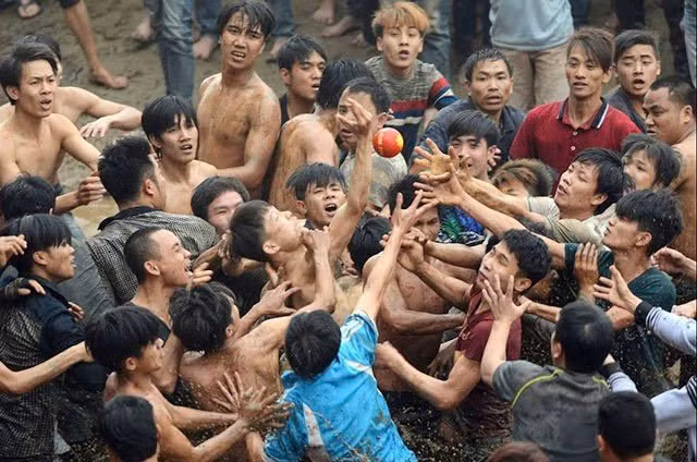 Người dân mong mỏi phần cướp phết tại lễ hội Phết Hiền Quan sớm được khôi phục trở lại. Người dân mong mỏi phần cướp phết tại lễ hội Phết Hiền Quan sớm được khôi phục trở lại.