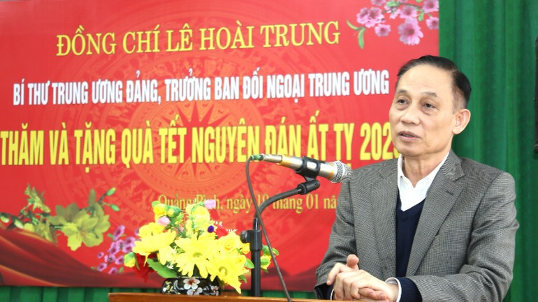 Trưởng Ban Đối ngoại Trung ương Lê Hoài Trung phát biểu chúc Tết người dân Quảng Bình.