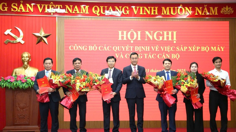 Lãnh đạo Ban Tuyên giáo và Dân vận Tỉnh ủy Quảng Bình trong ngày nhận nhiệm vụ mới.