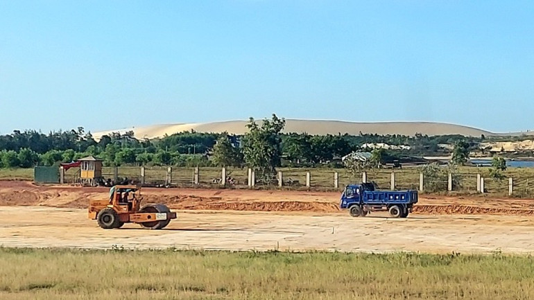 Thi công dự án xây dựng nhà ga hành khách T2 và mở rộng sân đỗ máy bay Cảng hàng không Đồng Hới.