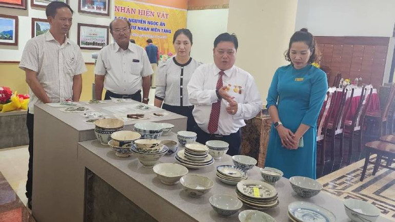 Hiện vật quý được các nhà sưu tập tỉnh Bình Thuận hiến tặng được trưng bày tại Bảo tàng Tổng hợp Quảng Bình.