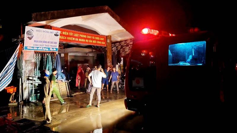 Nhờ chủ động phương án và có lực lượng chữa cháy chuyên nghiệp, kịp thời nên vụ cháy ở chợ Ba Đồn trong tối 28/9 mới được được xử lý nhanh, góp phần hạn chế tối đa thiệt hại.