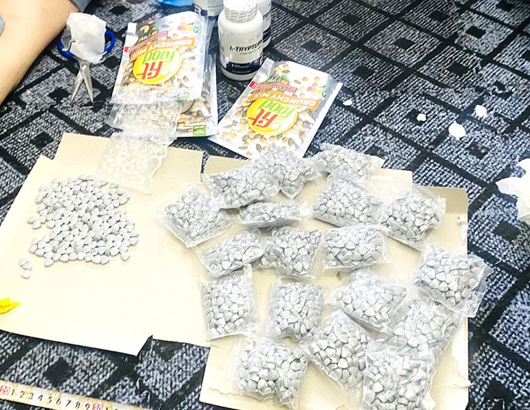 Số lượng ma túy tổng hợp hơn 2kg mà Nguyễn Hùng Anh tàng trữ.