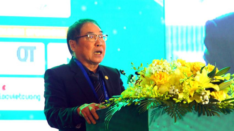 Chủ tịch Hiệp hội Điều Việt Nam Phạm Văn Công phát biểu tại hội nghị.