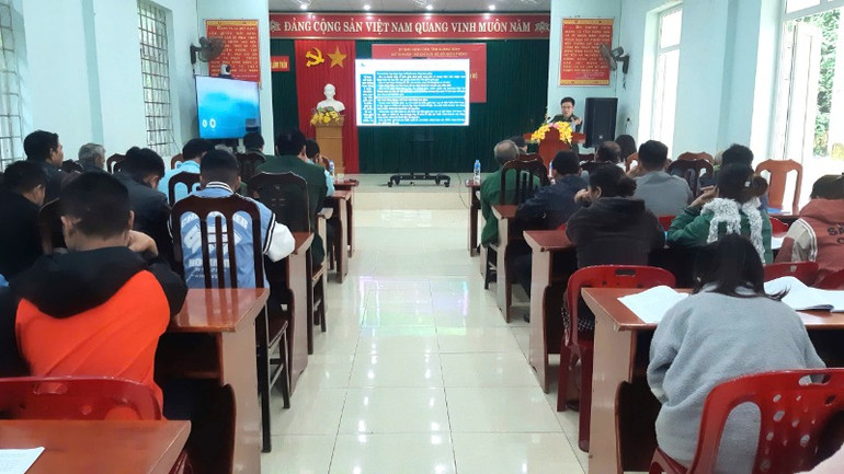 Đông đảo cán bộ, đồng bào khu vực biên giới tỉnh Quảng Bình tham gia các hội nghị tuyên truyền, phổ biến pháp luật.